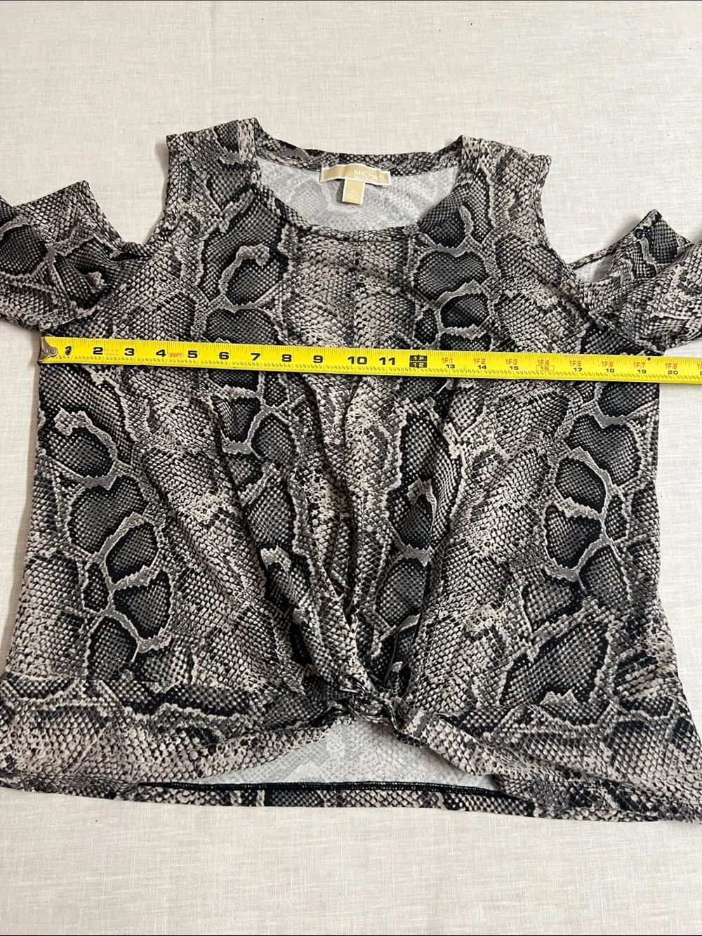 🌞 Michael Kors Black &Gray Snake Print Cold-Shoulder Twist Top Women size XL